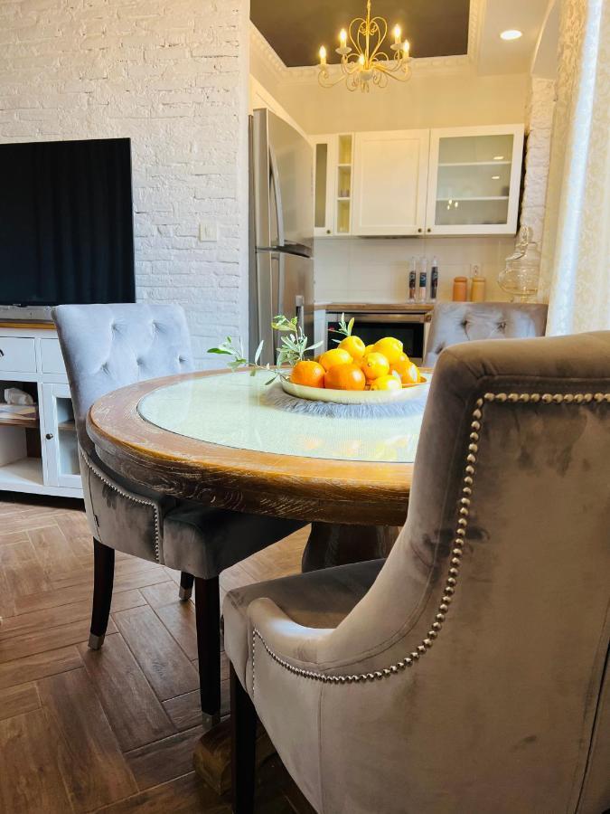 La Dolce Vita Luxury II Apartments With Best Free Private Parking In Center Pula Exterior photo