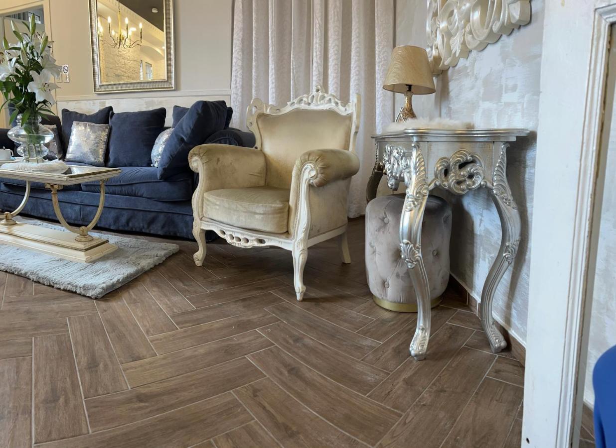 La Dolce Vita Luxury II Apartments With Best Free Private Parking In Center Pula Exterior photo
